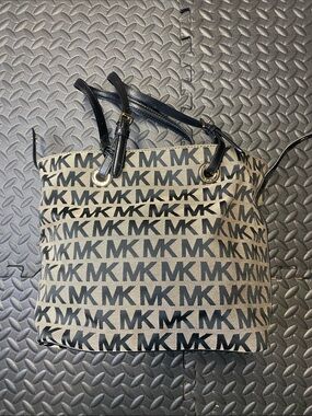 Michael Kors Signature Monogram Canvas Tote Bag Beige Black Gold Tone Hardware